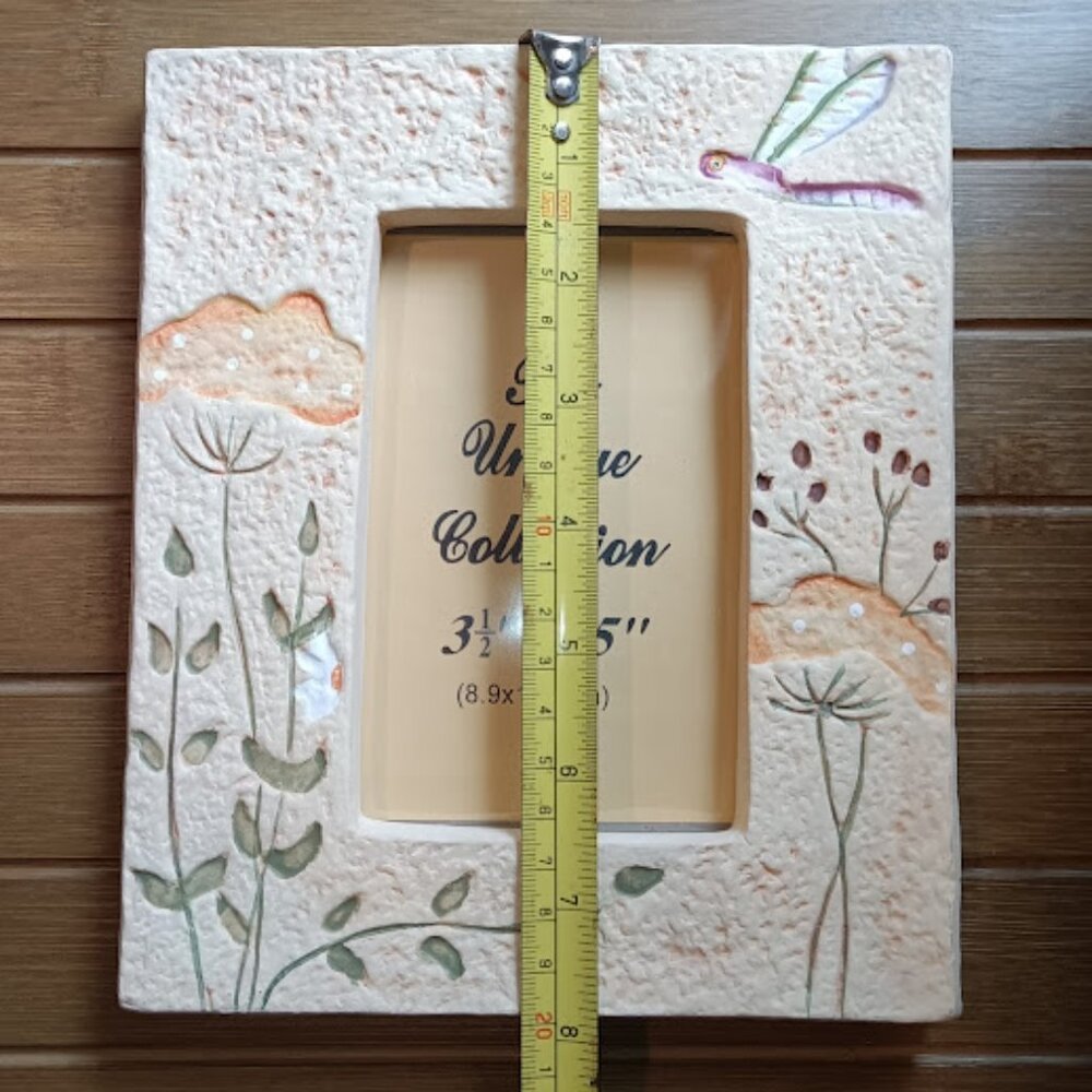The Unique Collection Photo Frame Hand-Made Ceramic Beige Raised Dragon Fly - Picture 4 of 6